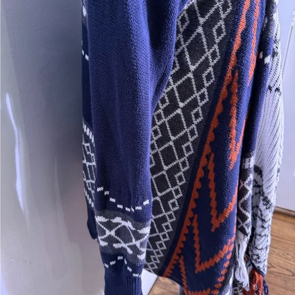 Sun & Shadow Navy and White Cardigan - Picture 3 of 6